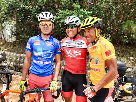 Yellow jersey in this year's race belongs to Nguyen Truong Tai from VUS- HCMC team.